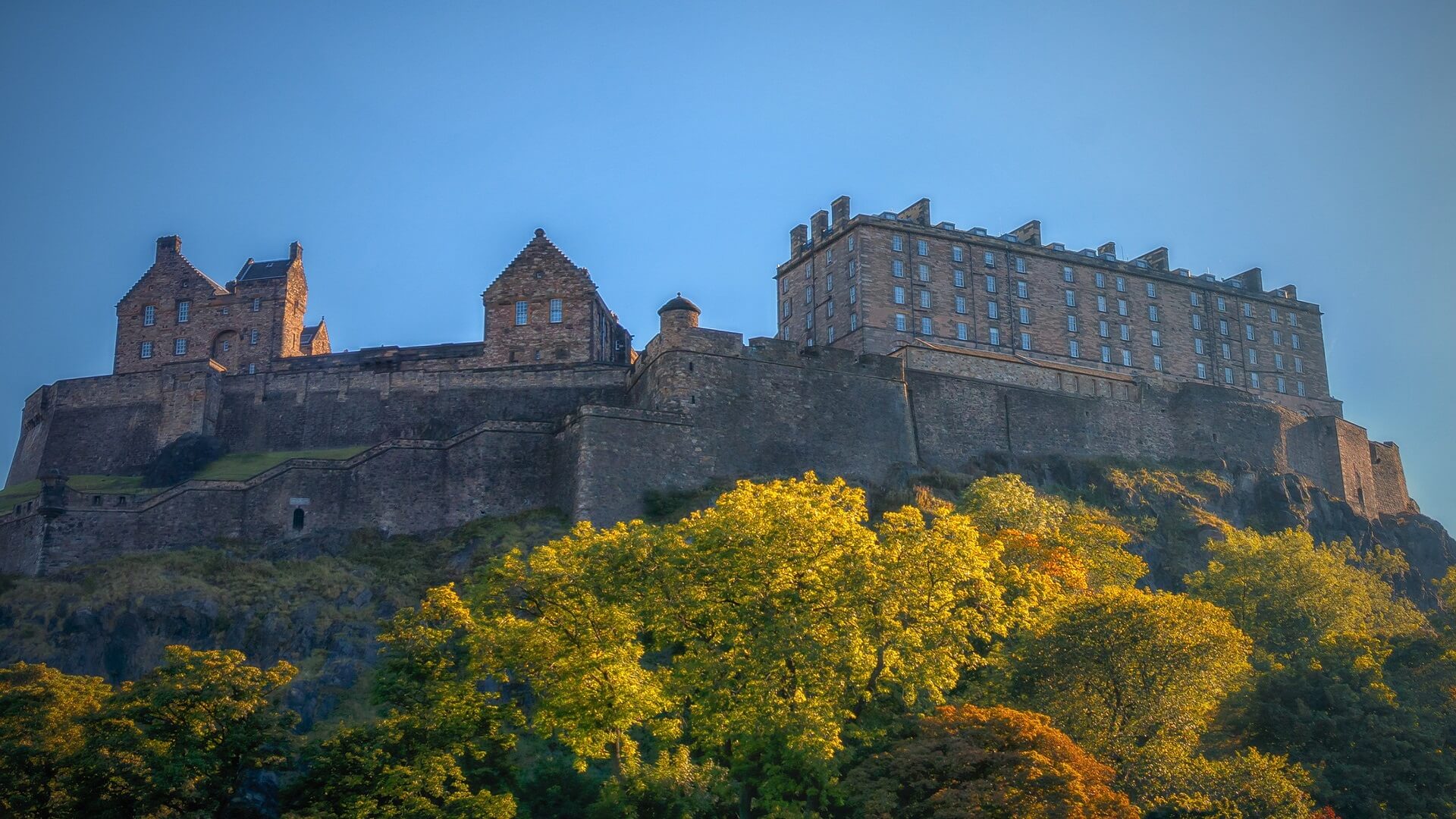 Glasgow, Edinburgh and London By Rail